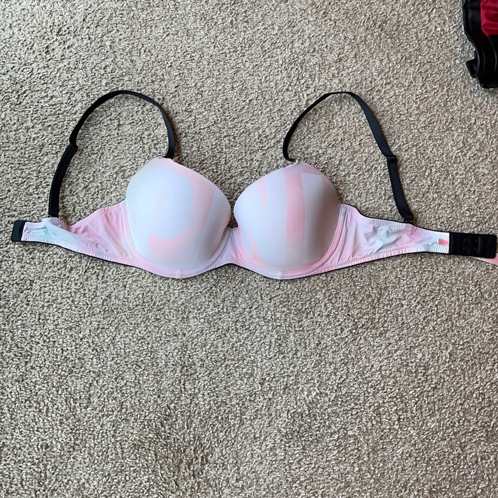 Victoria’s Secret, PINK t-shirt bra. 34-D